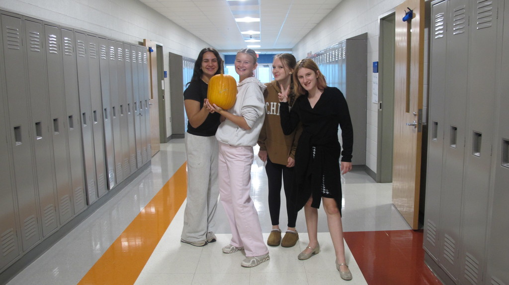 Pumpkin Decorating Contest - NHMS 2025