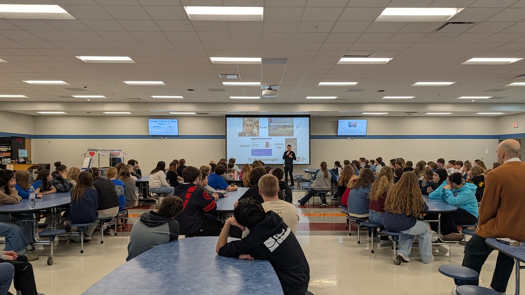 WAVE TV Meteorologist Ryan Hoke  Visits NHMS 8th Graders