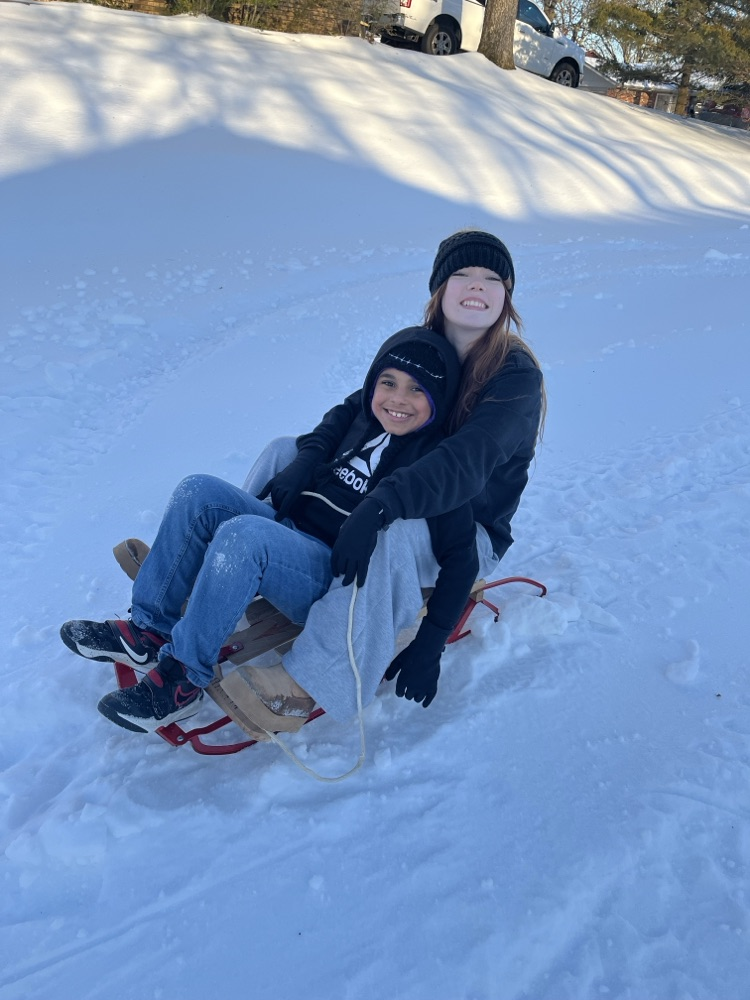 Enjoying that wintery magic!❄️. Looks like so much fun!!!❤️