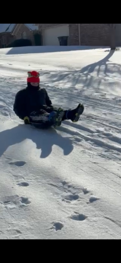 Enjoying that wintery magic!❄️. Looks like so much fun!!!❤️