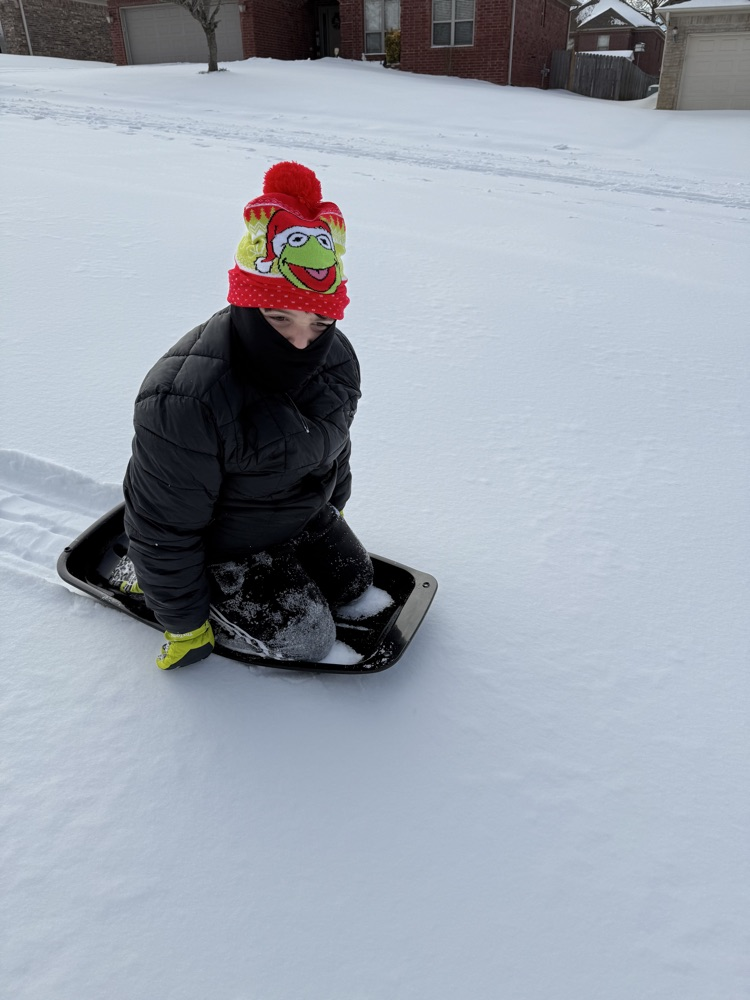 Enjoying that wintery magic!❄️. Looks like so much fun!!!❤️