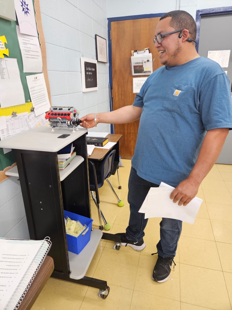 4th. Grade Career Day month of January with Mr. Daniel Peral!😃