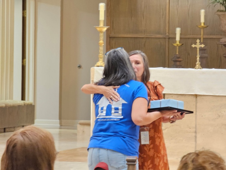 Celebrating Mrs. Bran’s 25 years in Catholic education! ✝️💙 Thank you for 25 years of faith, love, and dedication to your students. We are so blessed to celebrate you! Congratulations, Mrs. Bran! 🎉🙏