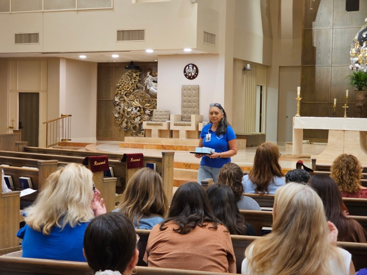 Celebrating Mrs. Bran’s 25 years in Catholic education! ✝️💙 Thank you for 25 years of faith, love, and dedication to your students. We are so blessed to celebrate you! Congratulations, Mrs. Bran! 🎉🙏