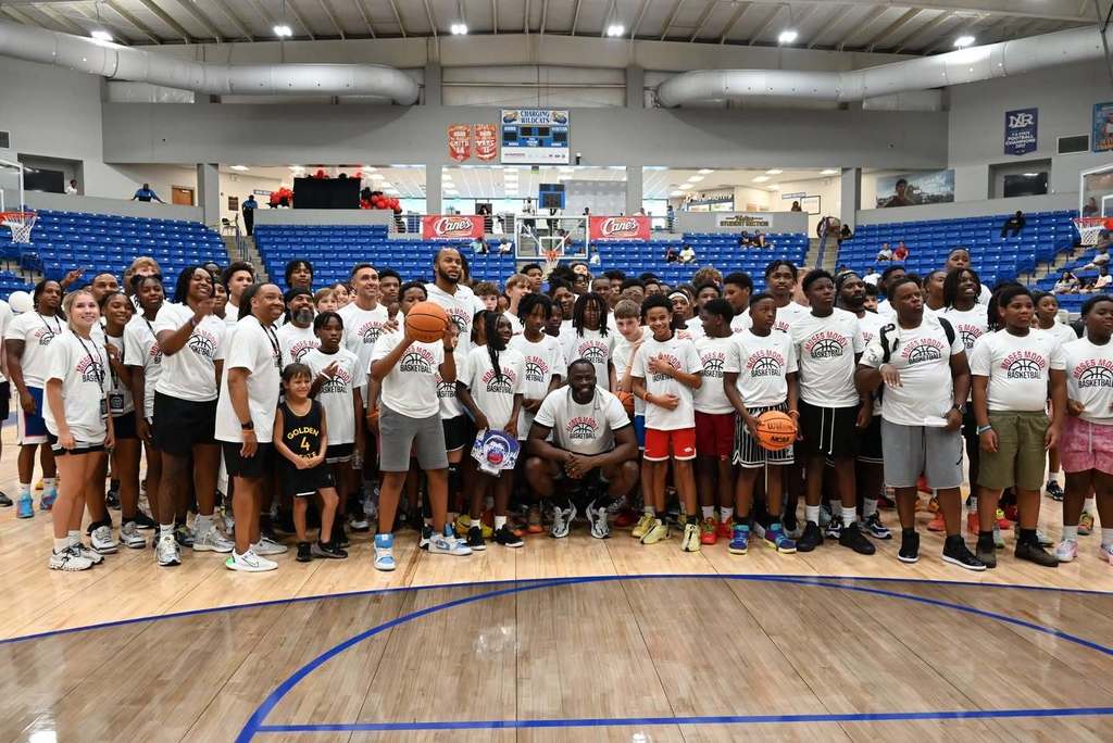 Group photo of Moses Moody Basketball Camp