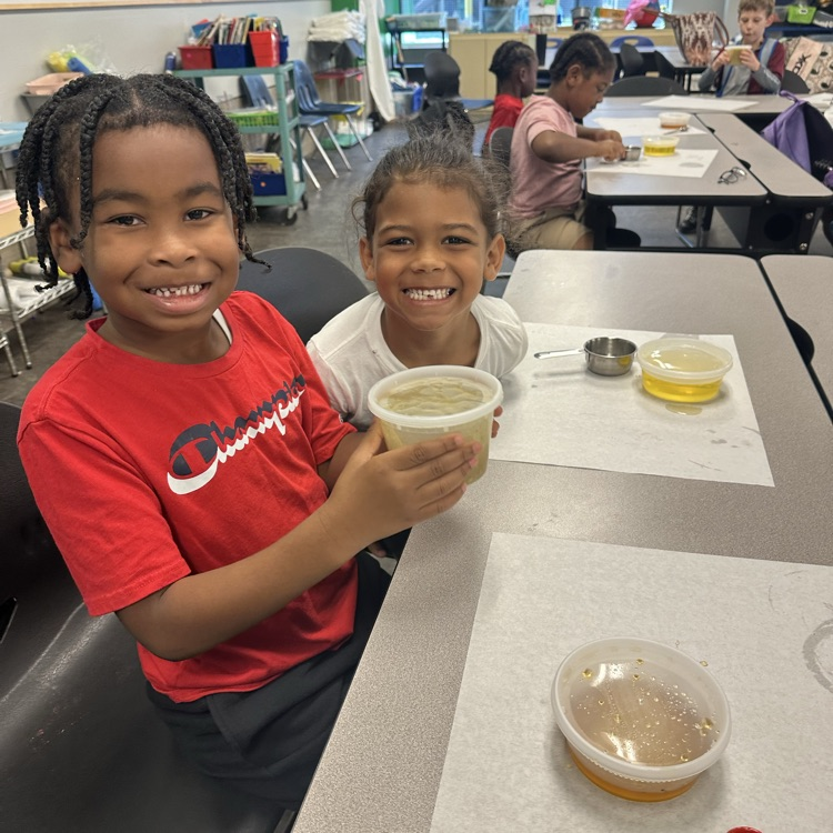 2 kids cooking