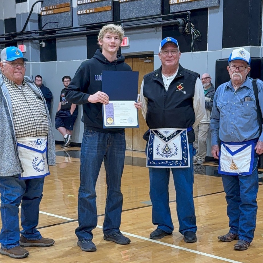 Americus Masonic Lodge presenting Kelton with an award 
