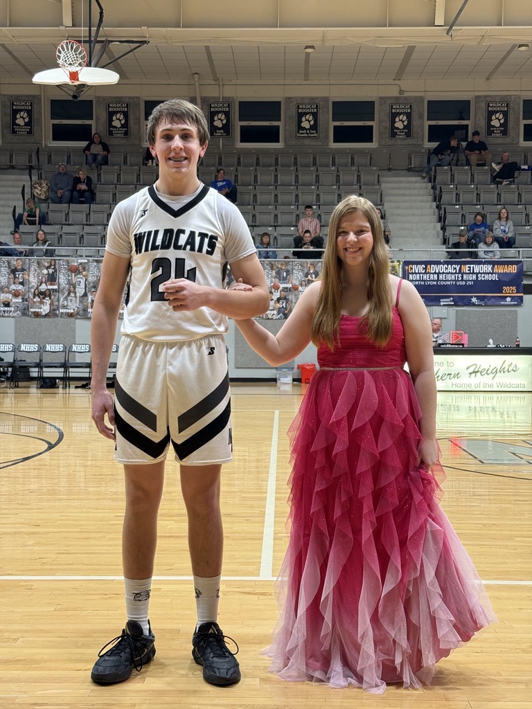 Congratulations to Kelton Bish and Brylee McCullough on their big royal win! Congrats to every candidate that was on the court tonight.