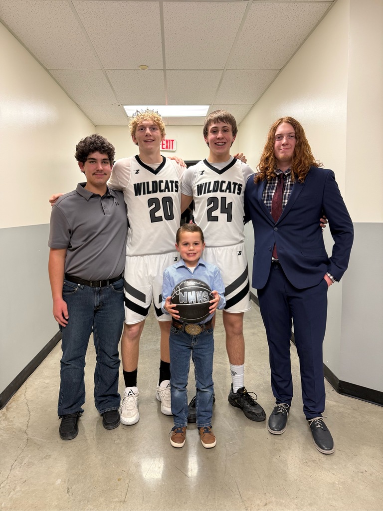 Congratulations to Kelton Bish and Brylee McCullough on their big royal win! Congrats to every candidate that was on the court tonight.