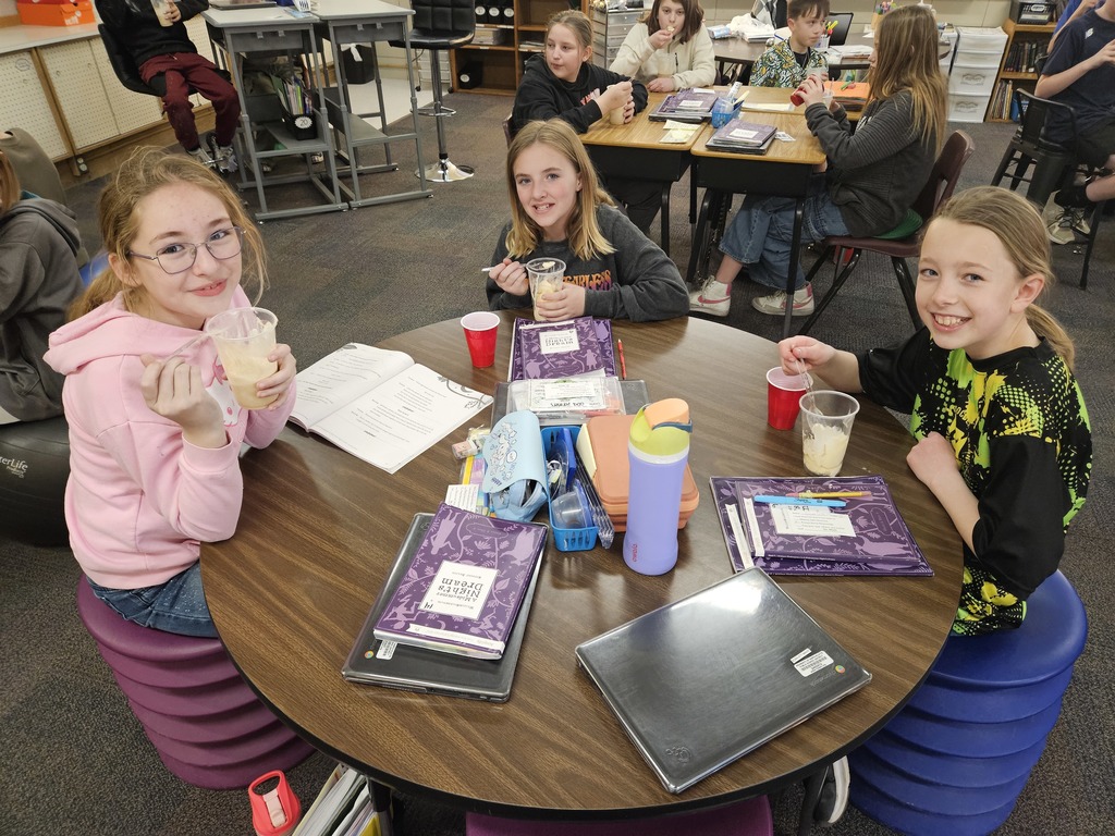 Kids eating root beer floats