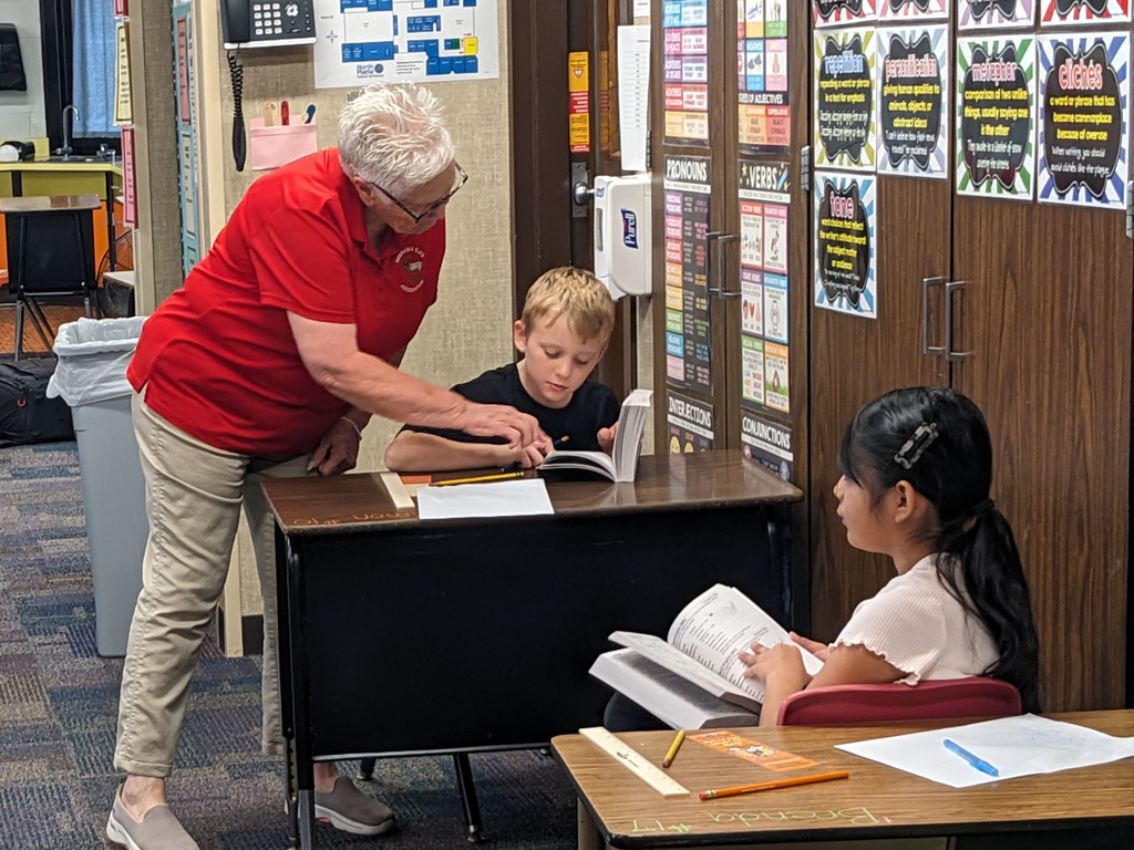 Elks delivering dictionaries at Eisenhower Elementary