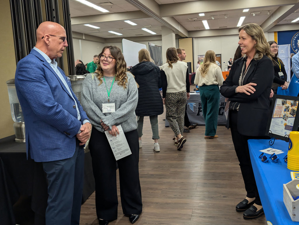 NPPS meeting with students at UNK teaching career fair!