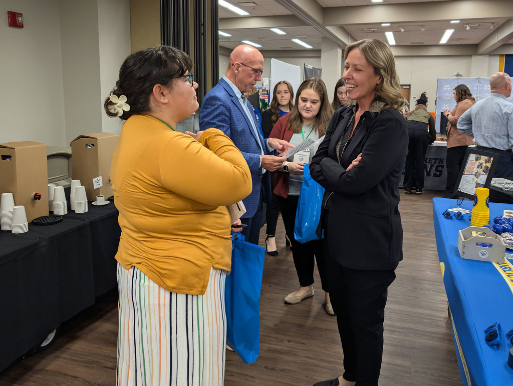 NPPS meeting with students at UNK teaching career fair!