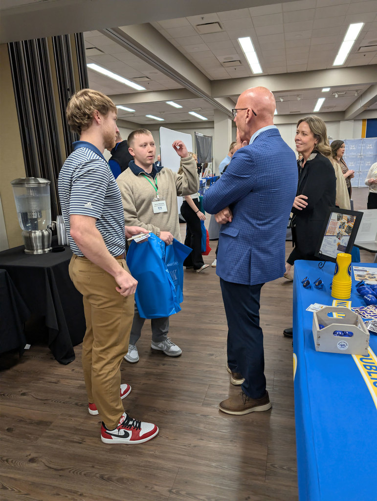 NPPS meeting with students at UNK teaching career fair!