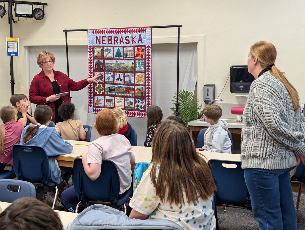 Cody Elementary students at quilt activity.