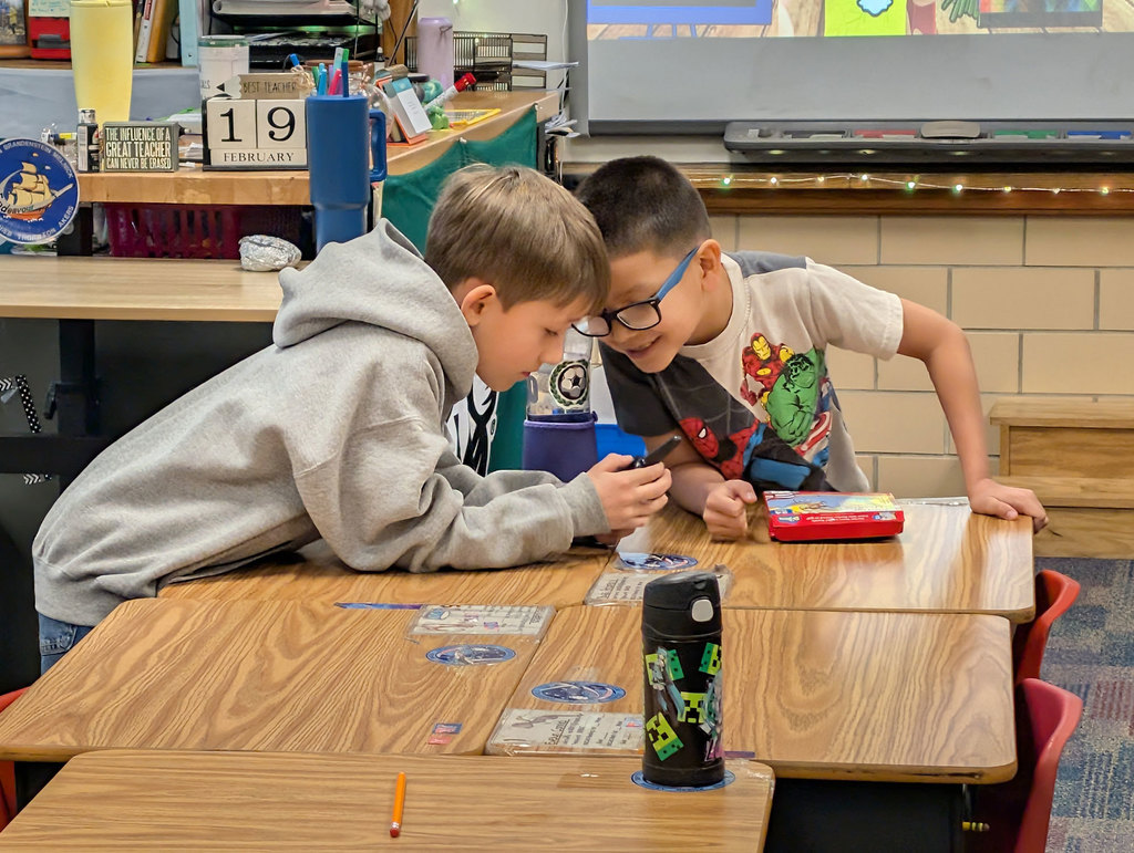 Cody students sending directions over radio