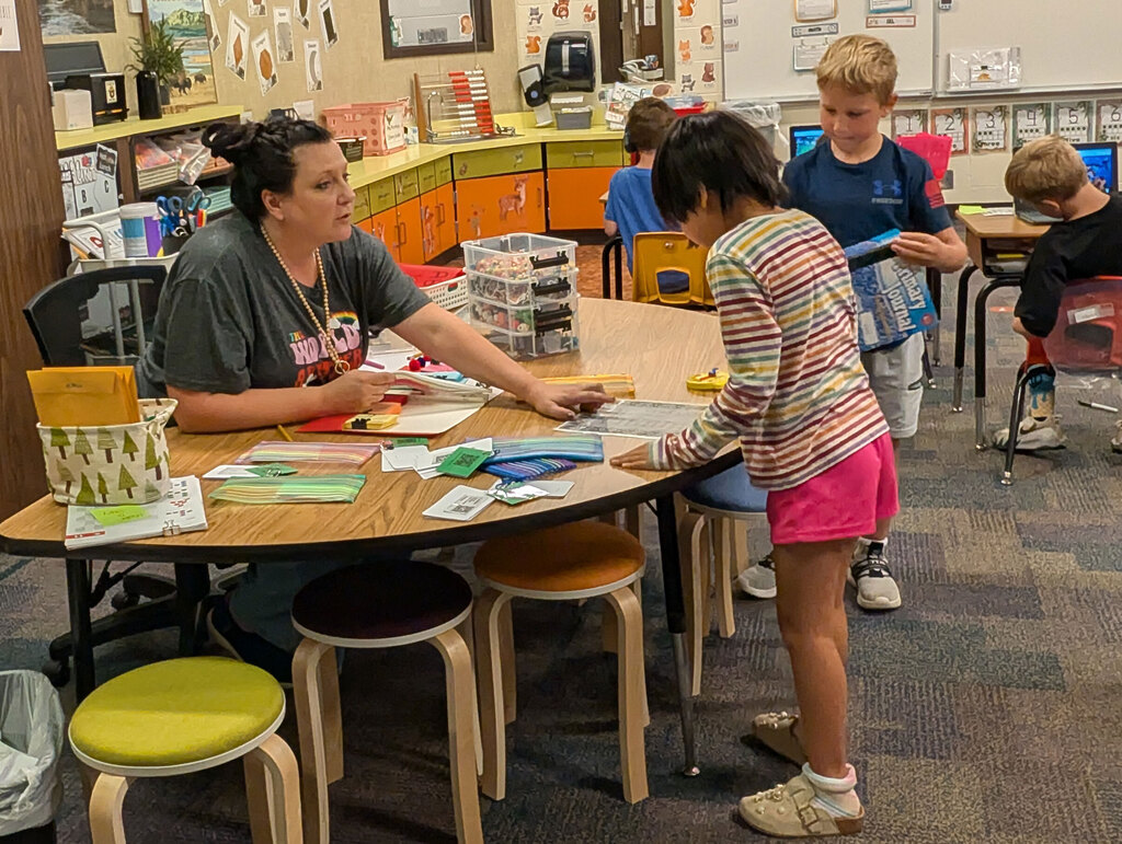 Eisenhower student choosing reward