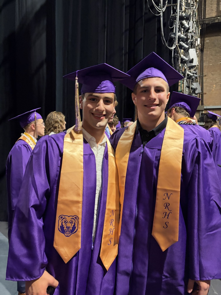 🎶 The lights of Playhouse Square and the energy of this graduating class are making for an unforgettable evening in downtown Cleveland. Congratulations to the Class of 2026!  