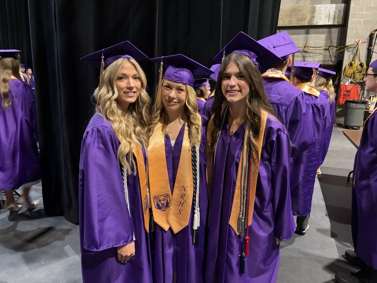 🎶 The lights of Playhouse Square and the energy of this graduating class are making for an unforgettable evening in downtown Cleveland. Congratulations to the Class of 2026!  