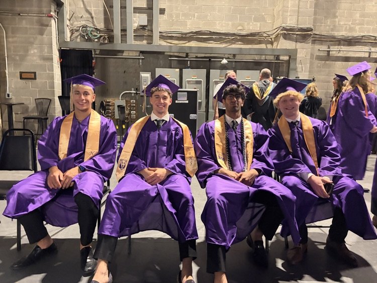 🎶 The lights of Playhouse Square and the energy of this graduating class are making for an unforgettable evening in downtown Cleveland. Congratulations to the Class of 2026!  