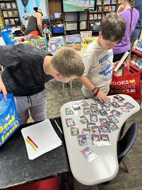 More than 50 Raider readers helped make our kickoff night a home run! ⚾📚
