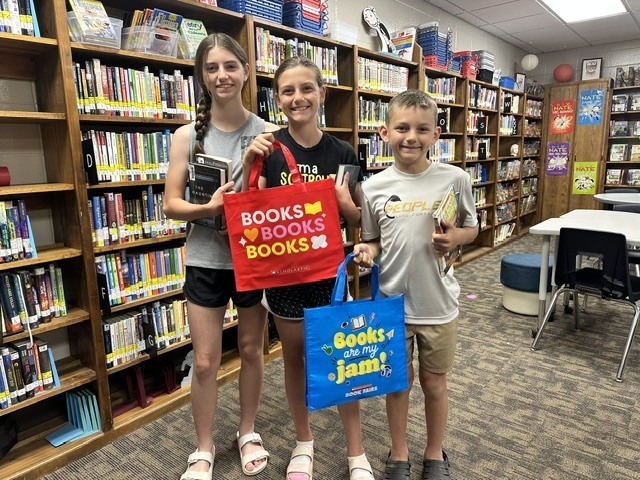 More than 50 Raider readers helped make our kickoff night a home run! ⚾📚