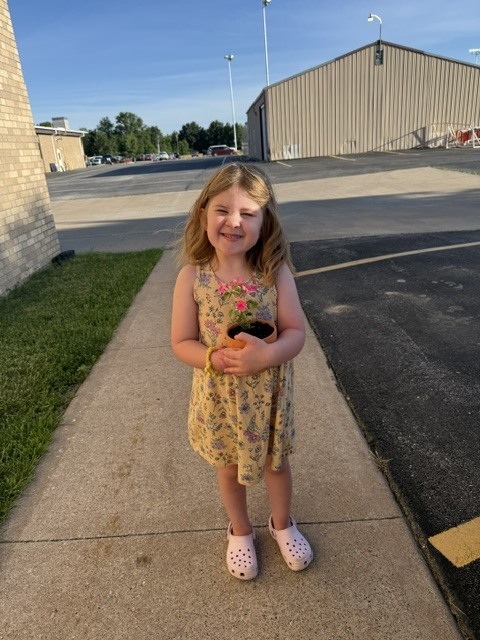 Growing readers, one book at a time. 🌼📚
