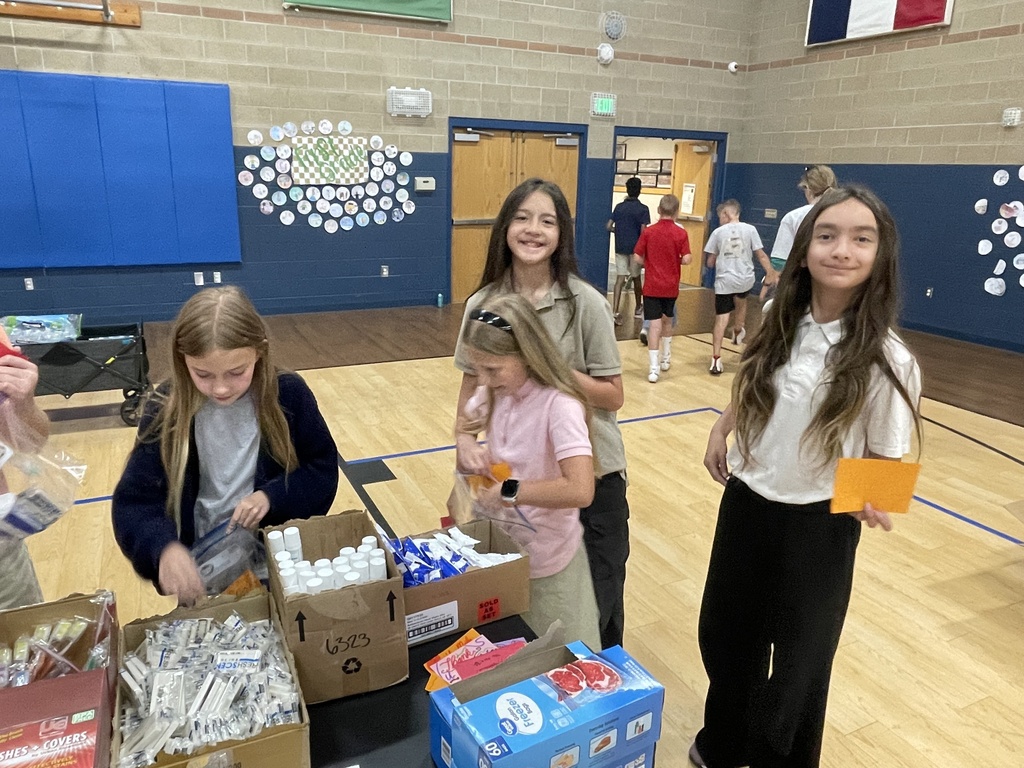 4 kids doing service