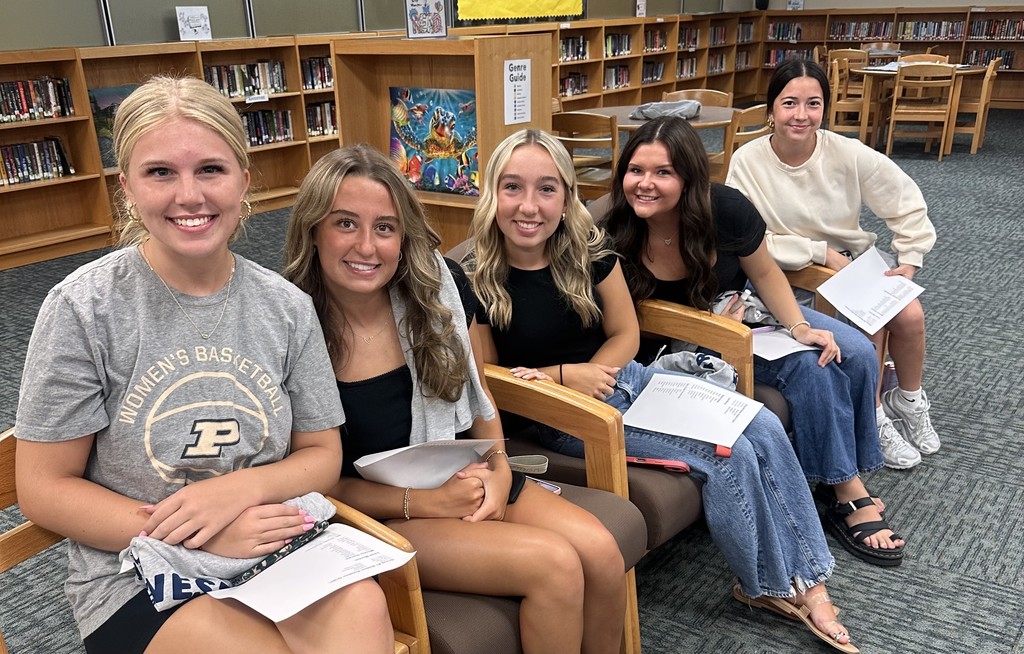 So pumped to see our upperclassmen coming in early for Freshman Bruin Bash 🐻 mentor training. We have such great kids.