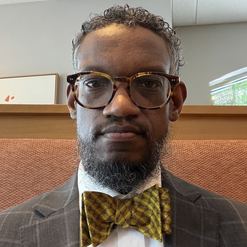 headshot of Mr. Vernon Woodard