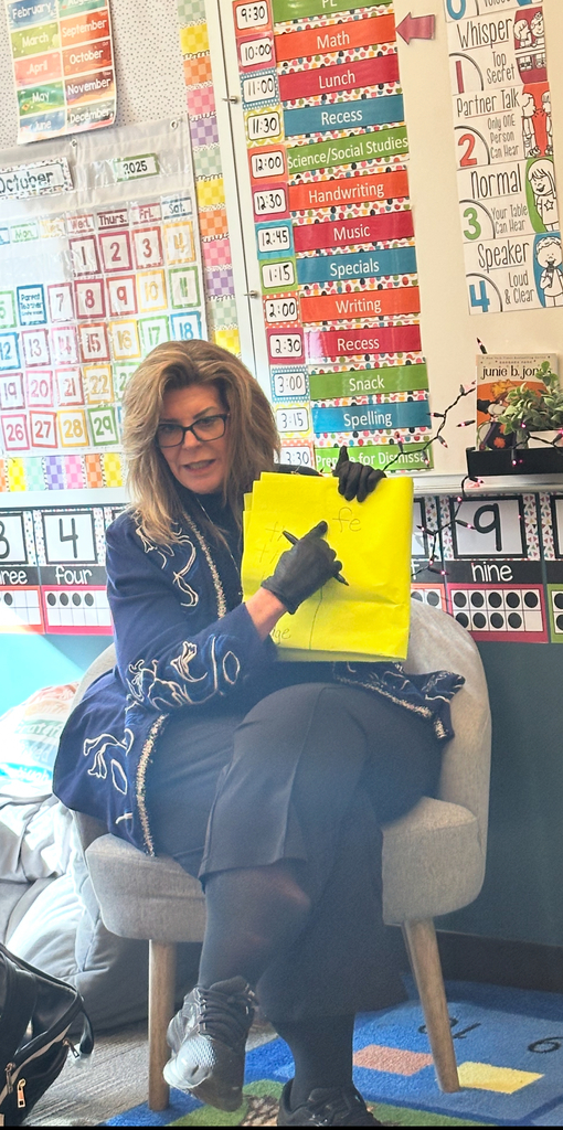 As a part of the Comprehensive State Literacy Development Grant, Kristy Khoury provides model blending and spelling instruction for first graders.