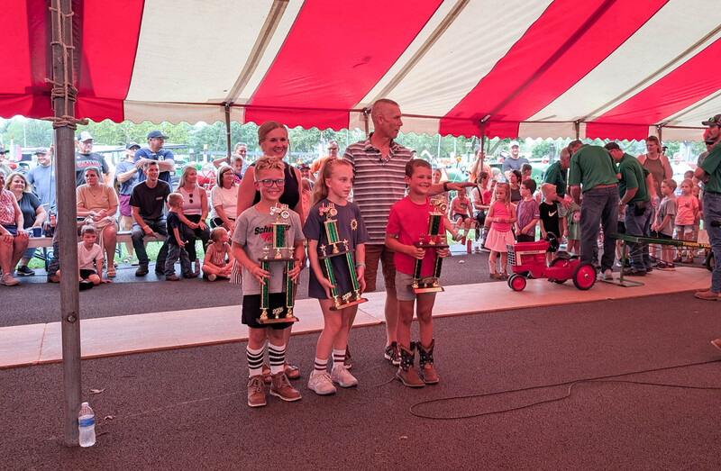 Kids Pedal Pull