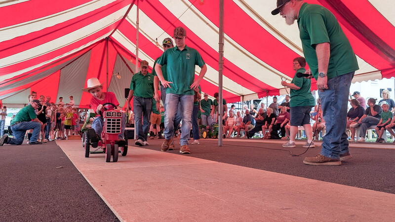 Kids Pedal Pull