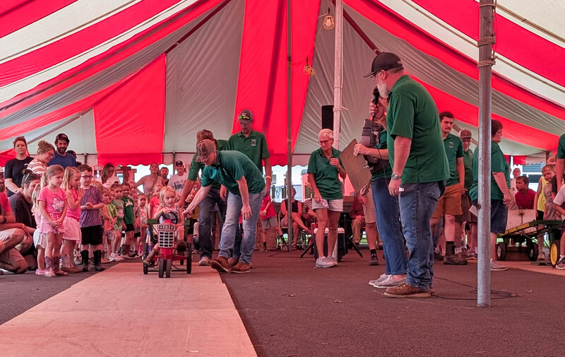 Kids Pedal Pull