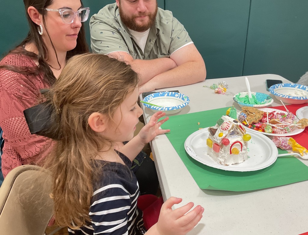 Kindergarten gingerbread family event