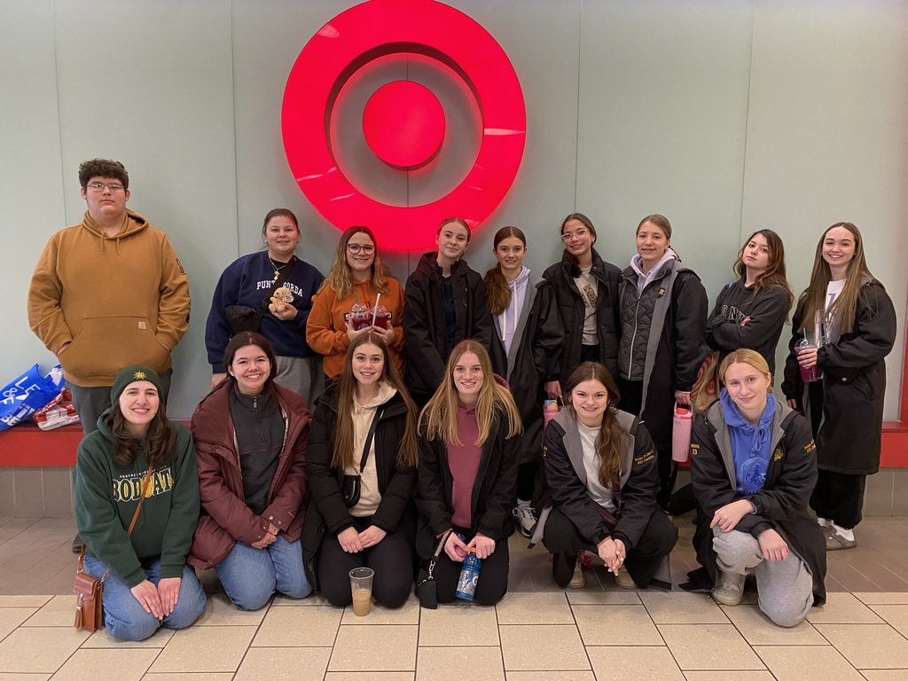 NAC Key Club volunteers 