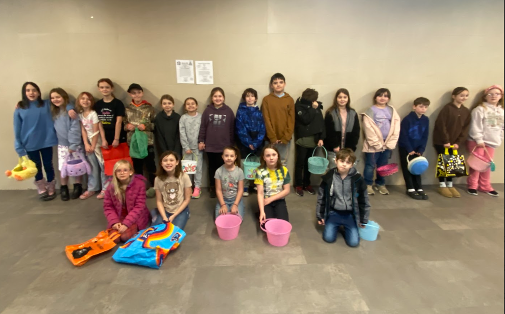 A large group of Easter Egg participants