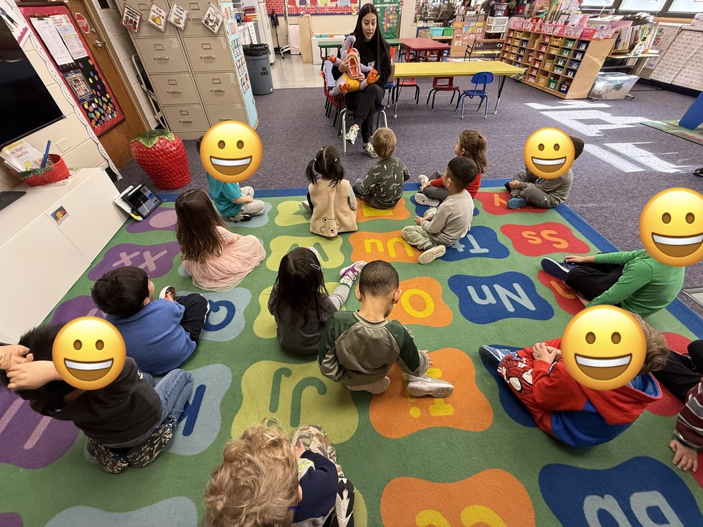 tots learning about healthy teeth