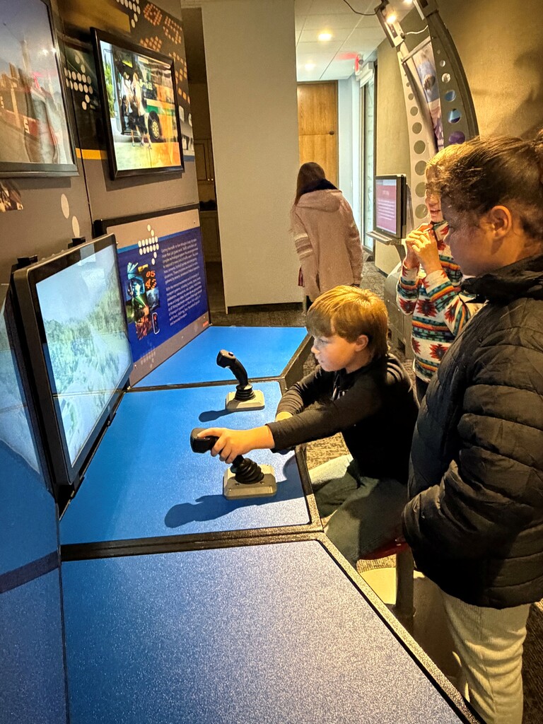 MS Kids at Hansen Museum