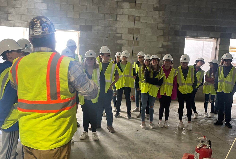 8th Grade Students Tour NMS Project