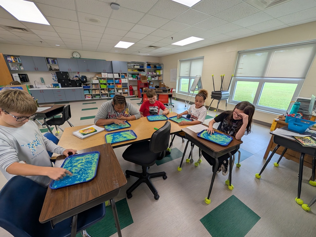Who says spelling has to be boring??? Mrs. Mulligan's 5th grade students spent time practicing their spelling words using sand writing! We love how this incorporates various modalities of learning. Great work 5th grade!