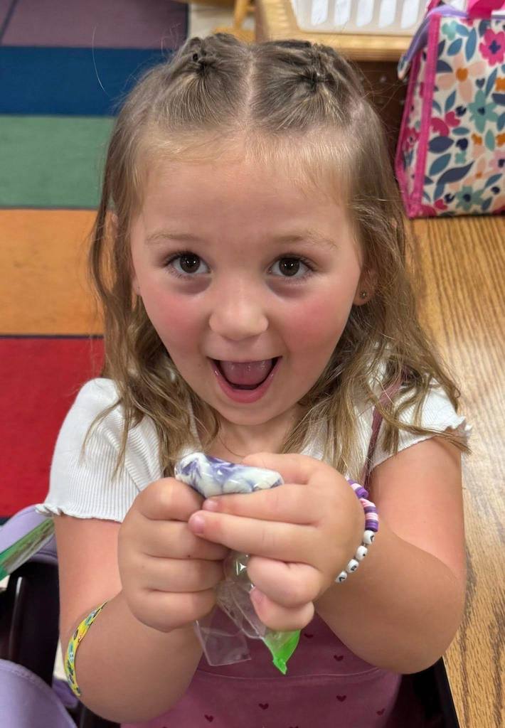 At Monfort Heights Elementary, Kindergarteners kicked off their school journey with a little magic and a lot of imagination! 💚 Each student started with a plain ball of Playdoh. Together, classes read a poem that sparked their creativity, then each child made a wish and poured their hopes into the Playdoh. When they squished their balls, the colors transformed, like their wishes taking shape! And the excitement was seen in on every student's face!🌈✨