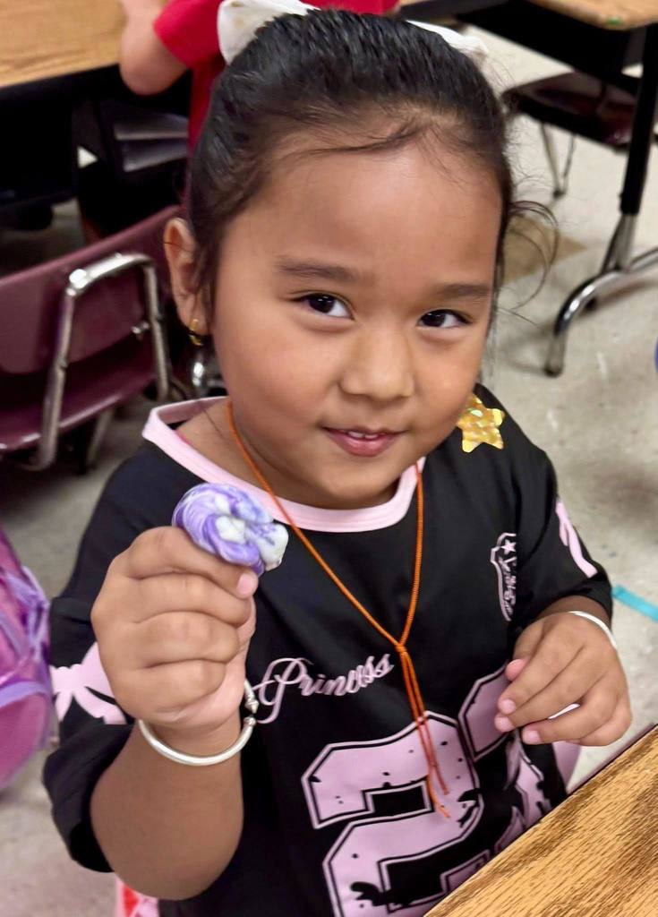 At Monfort Heights Elementary, Kindergarteners kicked off their school journey with a little magic and a lot of imagination! 💚 Each student started with a plain ball of Playdoh. Together, classes read a poem that sparked their creativity, then each child made a wish and poured their hopes into the Playdoh. When they squished their balls, the colors transformed, like their wishes taking shape! And the excitement was seen in on every student's face!🌈✨