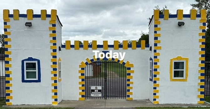 Look at this transformation! 🏰✨ The Northwest High School castle entrance to the Knights Stadium has been completely reimagined. To Side by Side @bloc_ministries, @nwknightsftball, @nwyounglife, and all the volunteers who brought this change to life—we couldn't be more proud and grateful! 💙💛