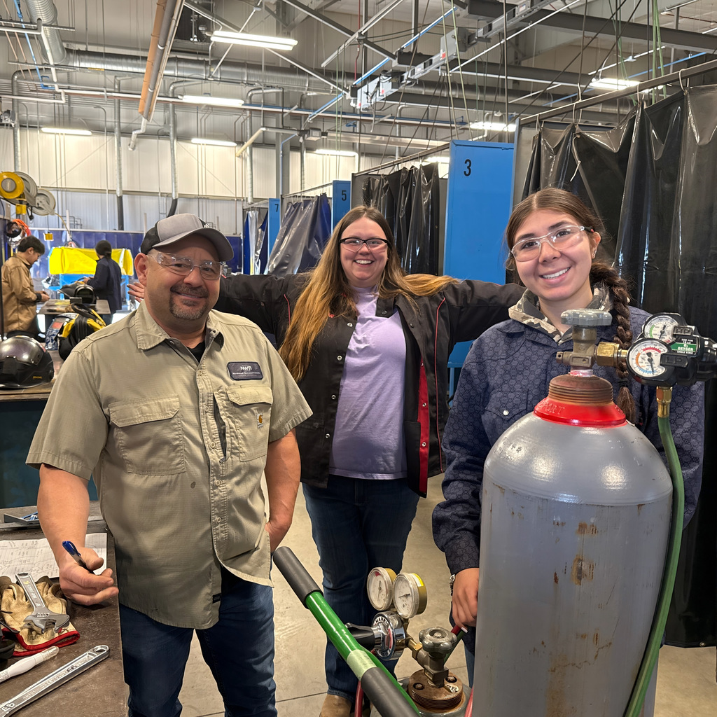 women welders are a thing!