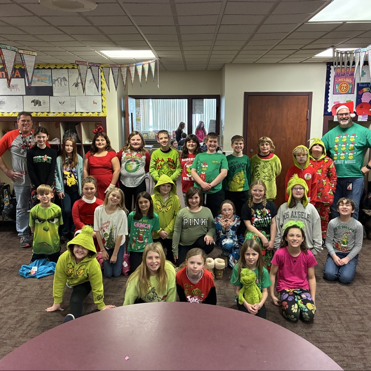 4th graders celebrating Grinch Day