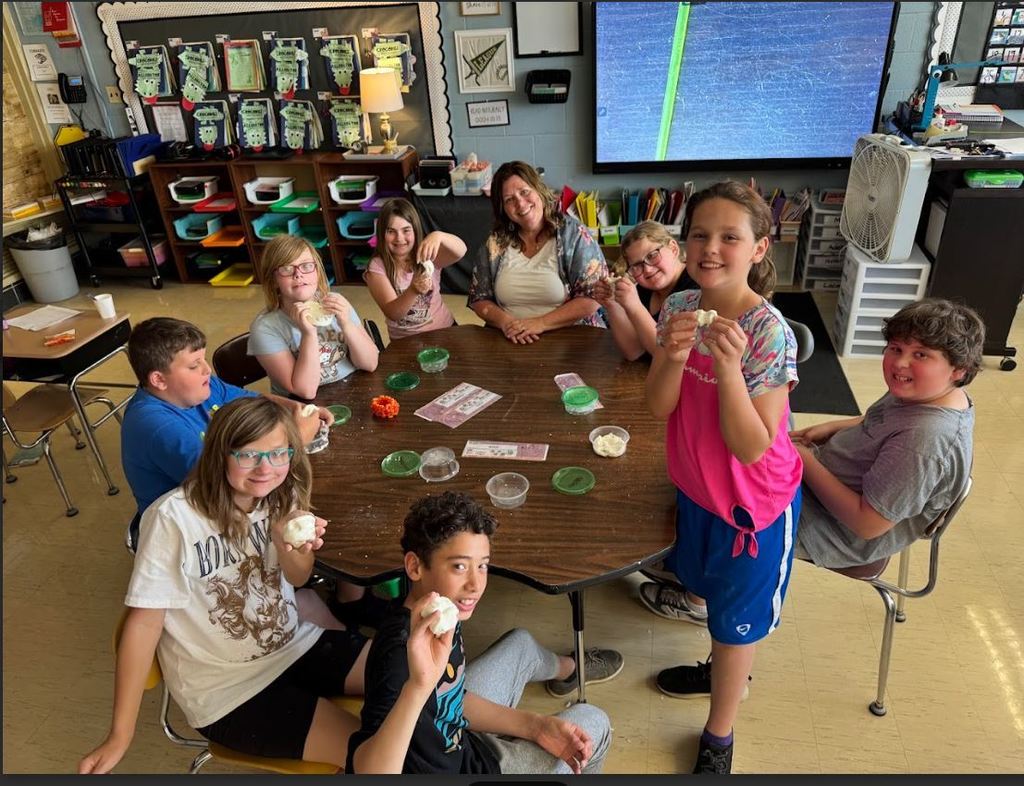 kids around the table