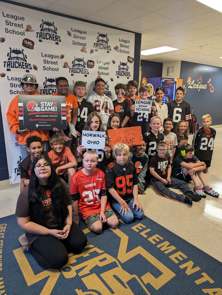 The students at League Street School participated in the Brown's kick-off for Attendance Awareness Month. Students wore their Brown's gear and showed their spirit for their favorite team! They had an amazing time!!