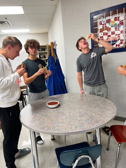 We had 29 students stay for Spanish Club yesterday to cook salsa and try different recipes! Thank you to Mrs. Schlotterer for letting us borrow her kitchens, and Mrs. Zerman for supplying the tomatoes! We appreciate you both so much!