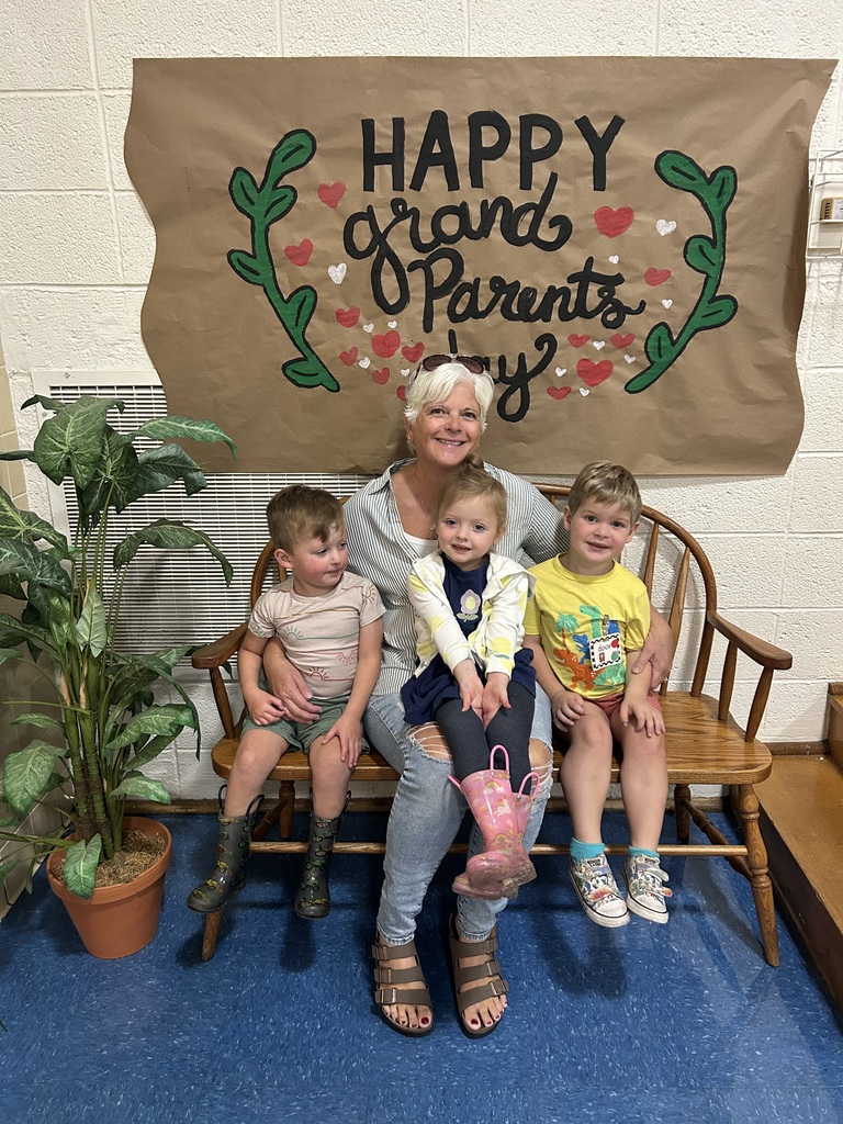 Maplehurst Elementary morning preschool students invited their grandparents to school on Tuesday September 9th.  The students joined their grandparents in listening to a book about grandparents, played bingo, shared a snack and created a craft together.  Everyone enjoyed the time together. 